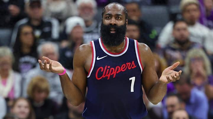 Clippers Report: Harden appears close to requesting a trade, but no team is ready to acquire him.