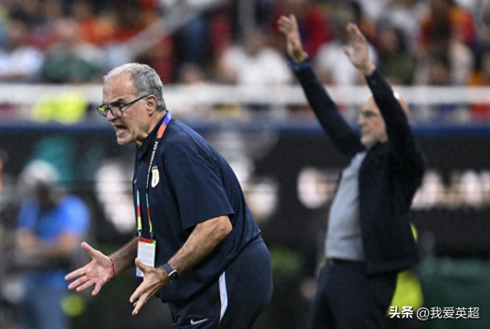 Class is almost over! At 70, Bielsa loses his cool and yells at a reporter: I take full responsibility for Uruguay's elimination.