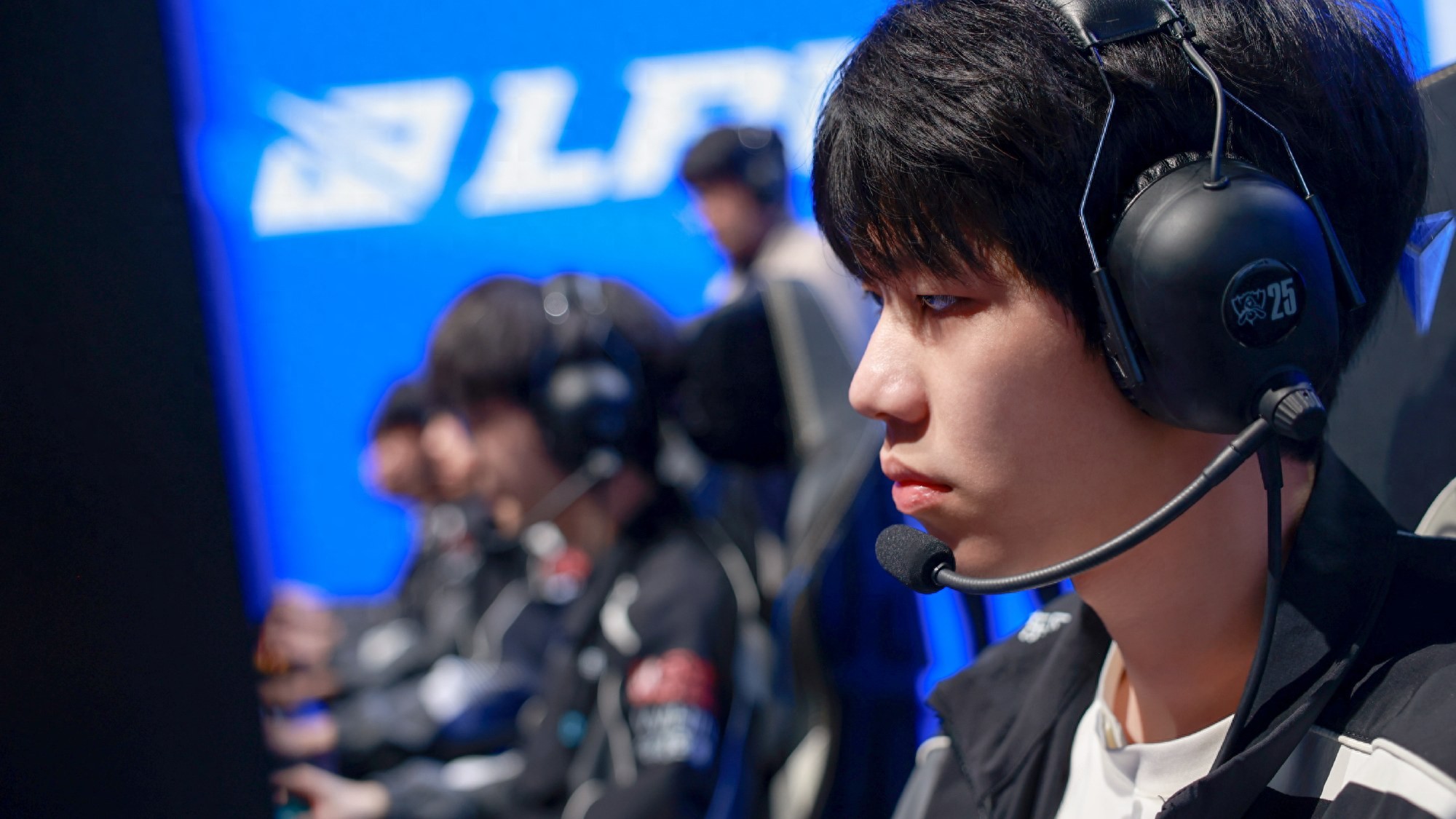 FNC revealed that they won a scrim against BLG with a score of 2:1! Wang Duoduo responded to the BLG commentary: I don’t believe BLG would still be confused in a BO3.