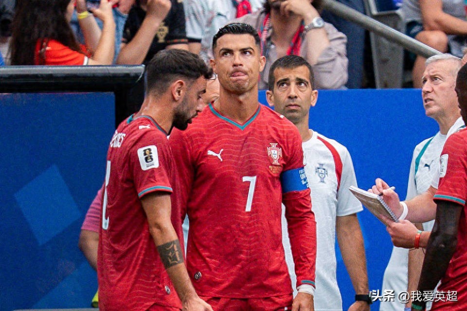 B费's wife's social media flooded with anger: Tell your husband to quit the Portuguese national team, he doesn't pass to CR7 and is jealous of the GOAT