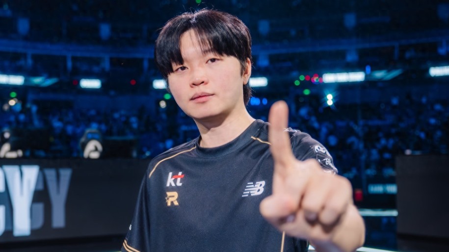 The "AI Midlaner" in the Korean server is a joke! Debut match ended with a 0-8 score, and Xu dominated with back-to-back MVPs.