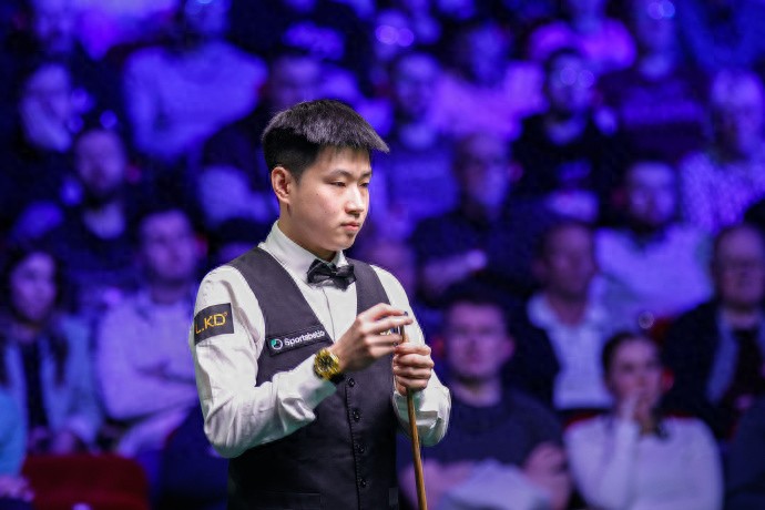Latest Snooker Tour Championship Report: Zhao Xintong and Robertson Lead 5-3, Trump Advances to Semifinals