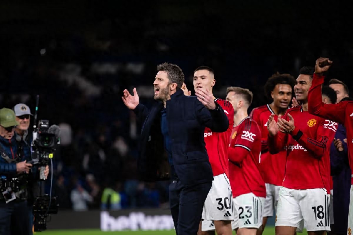 Manchester United rejects Nagelsmann, Carrick's permanent appointment moves closer! The "Double Red Derby" decides Champions League qualification.
