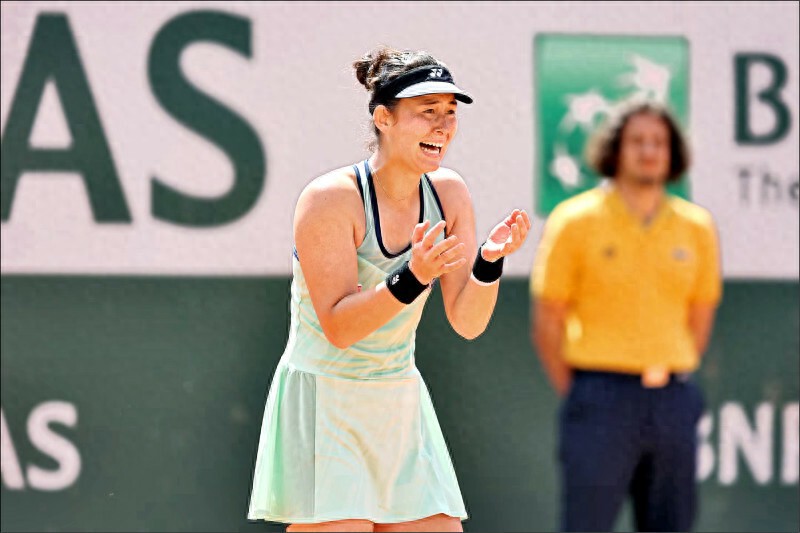 Glenn Joanna bravely reached the second round of the 2025 French Open, becoming the first Chinese Taipei female player since Xie Shuwei