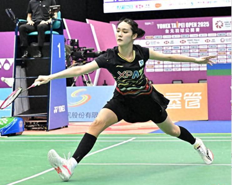 Thai beautiful girl Opanipu played 11 games in 10 days and retired from the round of 16 of the 2025 Thailand Open Badminton Championships