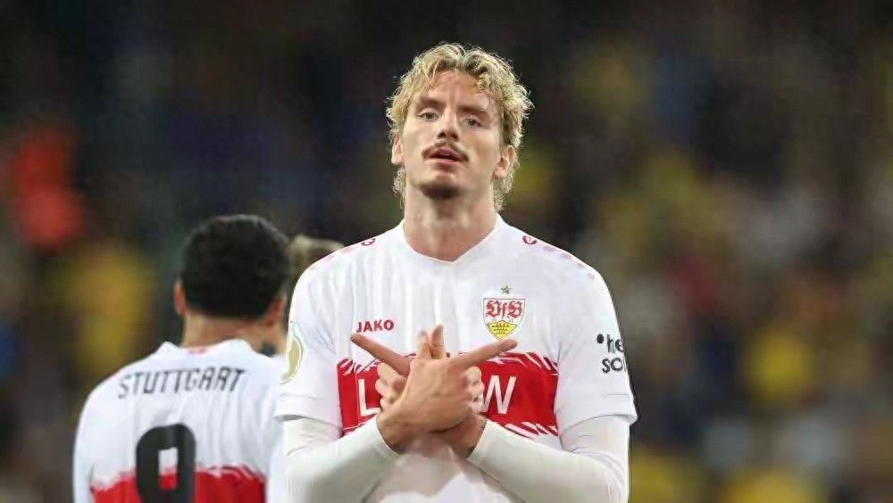 Newcastle is paying a €60 million premium to replace Isak by buying a striker, while Stuttgart nets €90 million.
