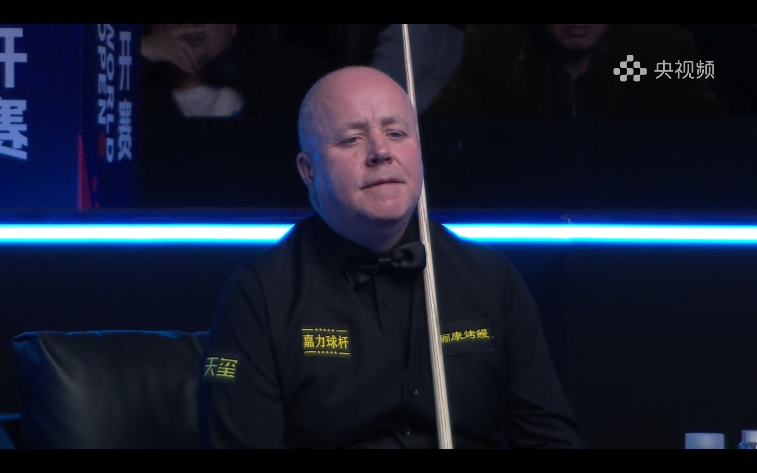 Live broadcast of the Snooker World Open: Higgins vs. Stan Moody.