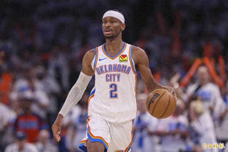 In a single season of NBA playoffs, a total of 8 times 30+, the first brother of the Thunder "SGA" is close to Durant's all-time record
