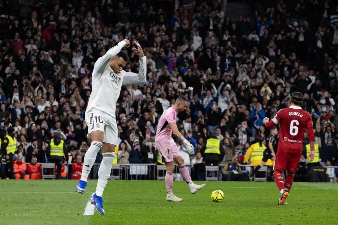 Equaling Cristiano Ronaldo's Real Madrid single-year goal record and securing the top scorer title for the year, Mbappé receives a double birthday gift