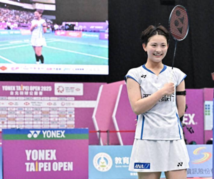 After defeating Thai beautiful girls, Japanese rising star Yuka Miyazaki sealed the 2025 Chinese Taipei Open Badminton Championships