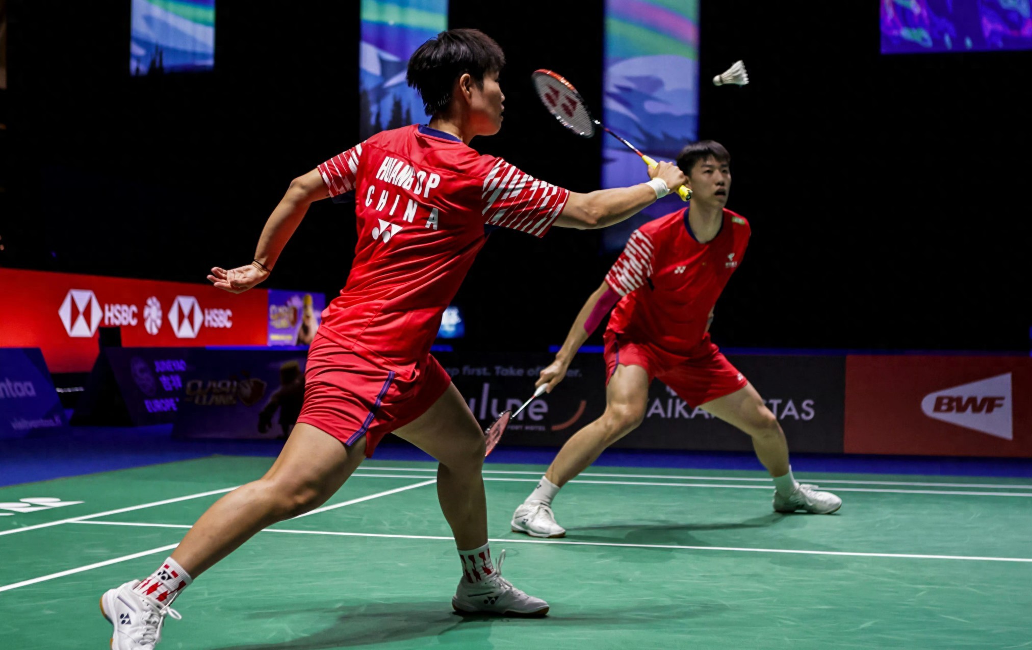 Latest update from the Arctic Badminton Open: China secures 2 wins, mixed doubles meet in the final.