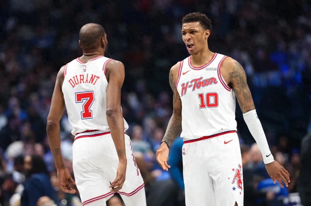 The Rockets frustrated Durant so much that he smashed a water bottle.