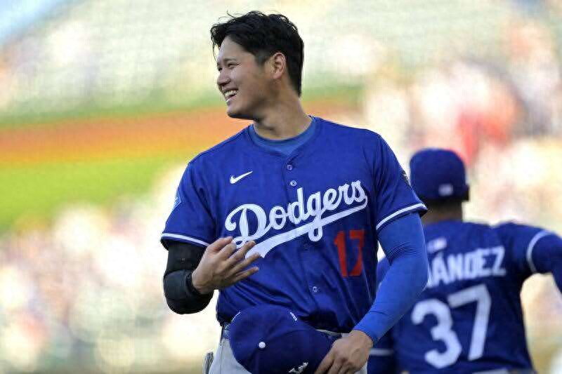 MLB Spring Training takes a closer look at Shohei Ohtani! Dodge is 19 years old: like God