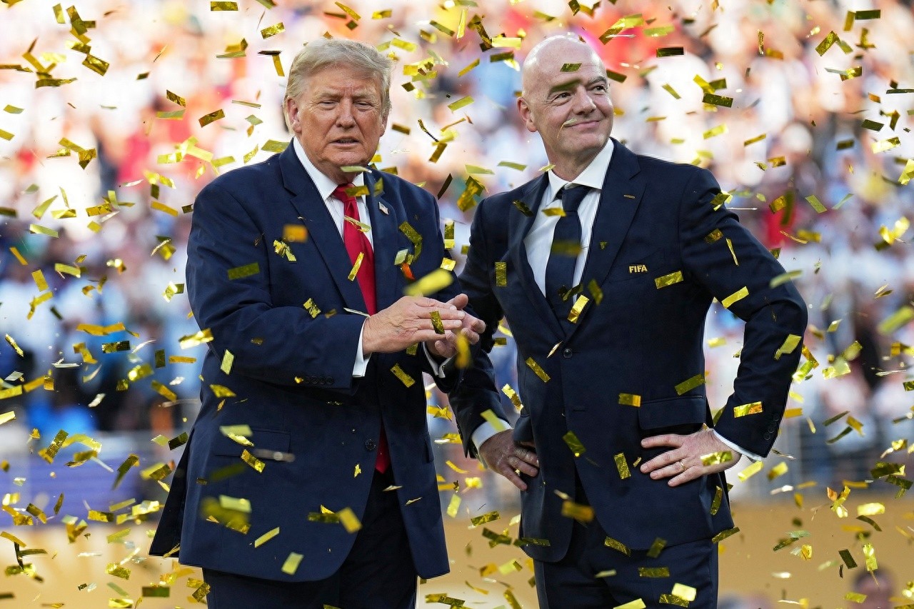 Infantino is deep in a recall crisis, Trump vows to "do everything possible" to support him