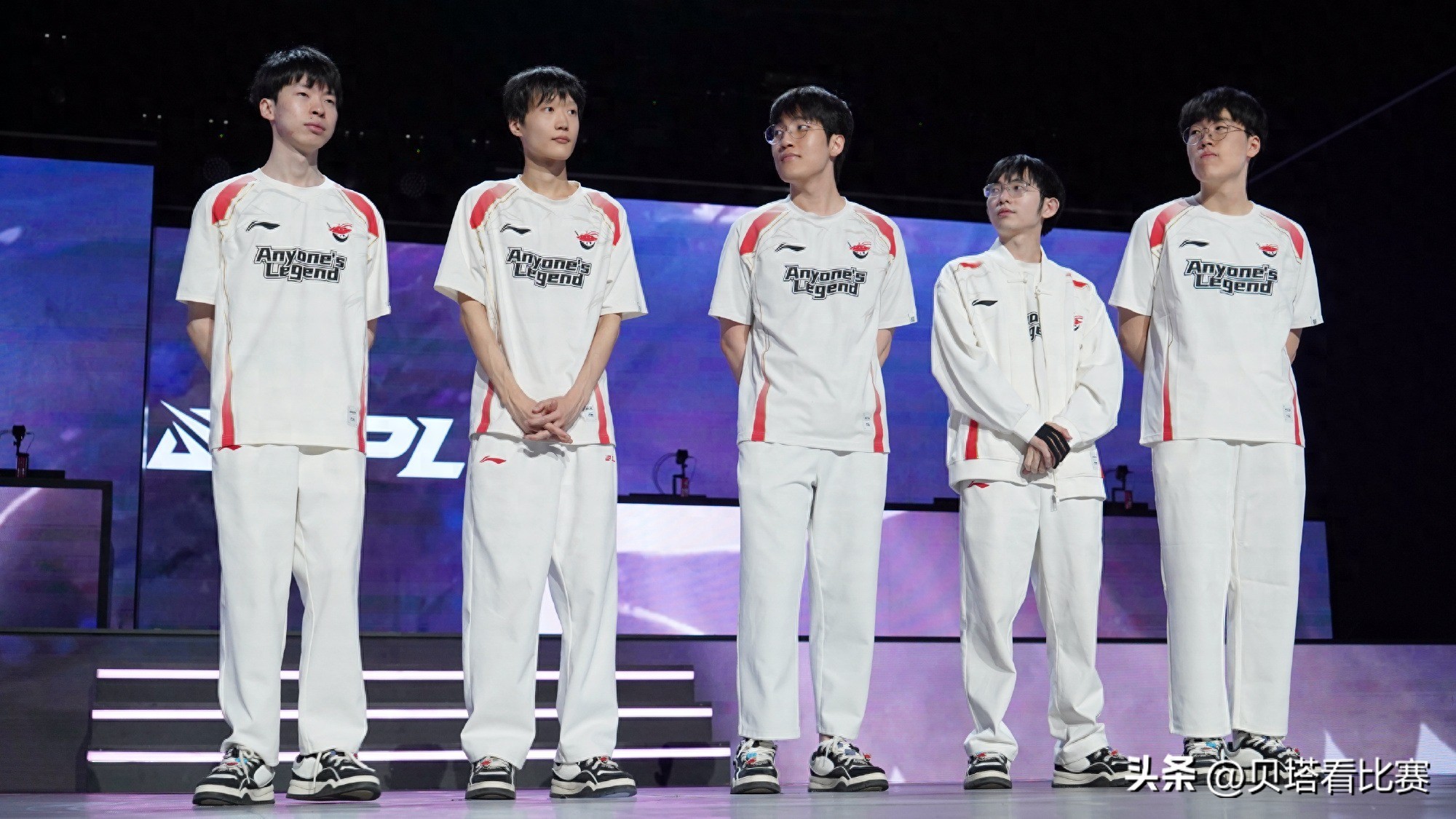 Congratulations AL! Win the LPL championship and beat BLG 3-1! Tarzan Hokage shows off all over the audience