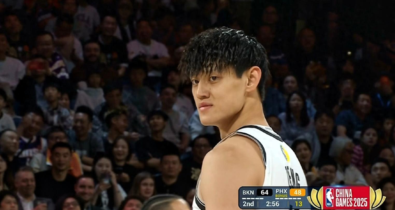 No chance at all! Zeng Fanbo played 10 minutes with 0 points and 1 steal, Booker scored 18 as the Suns defeated the Nets in overtime.