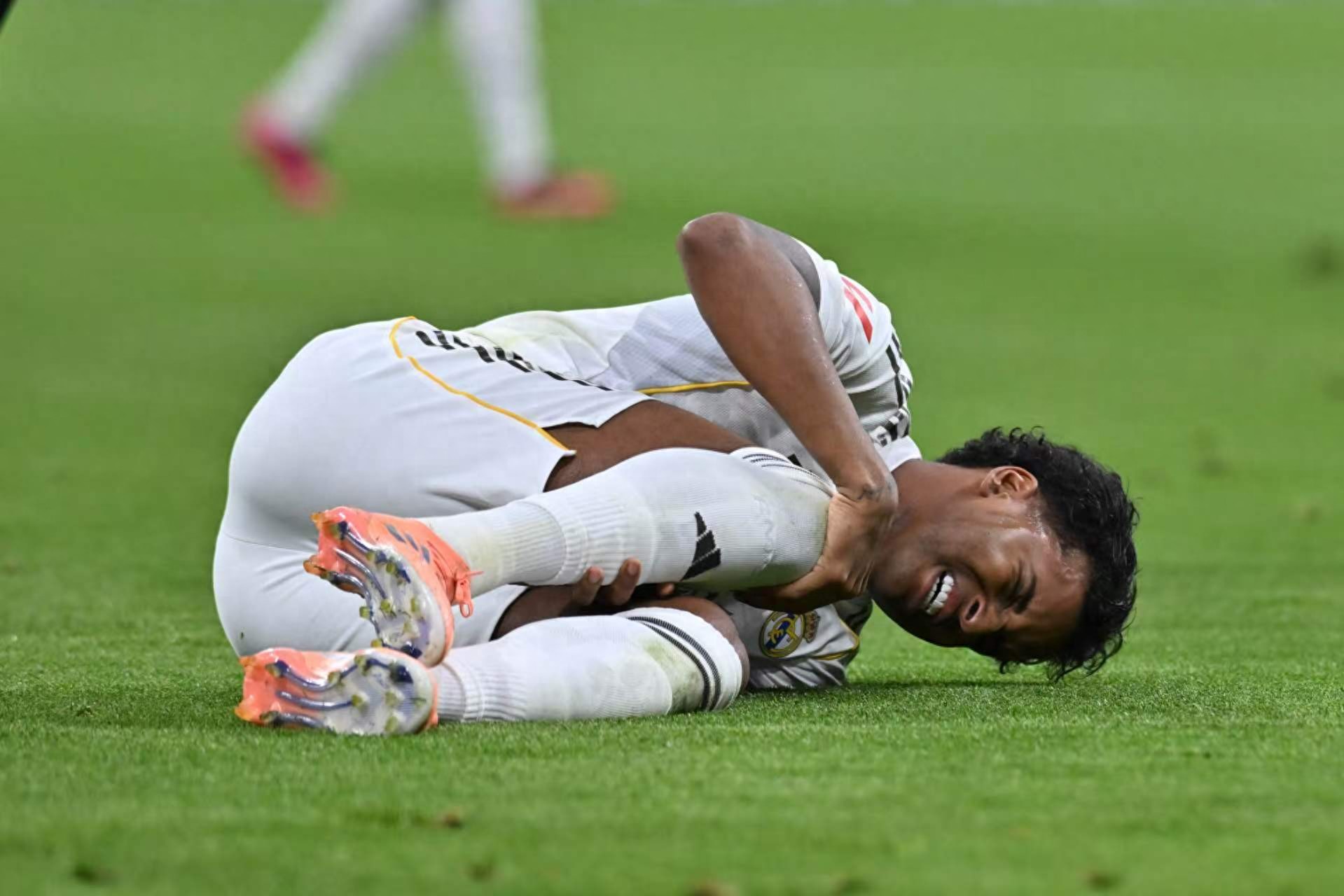 Rodrigo, aged 25, priced at €100 million this summer with no takers, has only scored 3 goals this season and suffered a serious injury ruling him out of the World Cup.