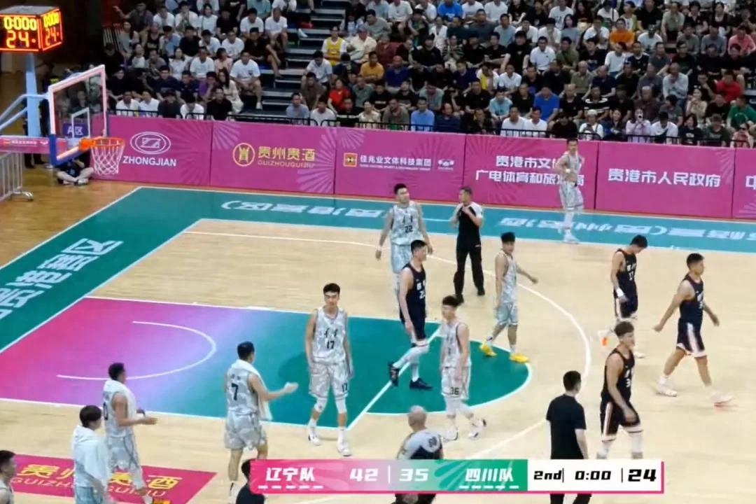 Lose, lose! The Big Three 37+21! Zhou Qi was ejected from the field in his debut