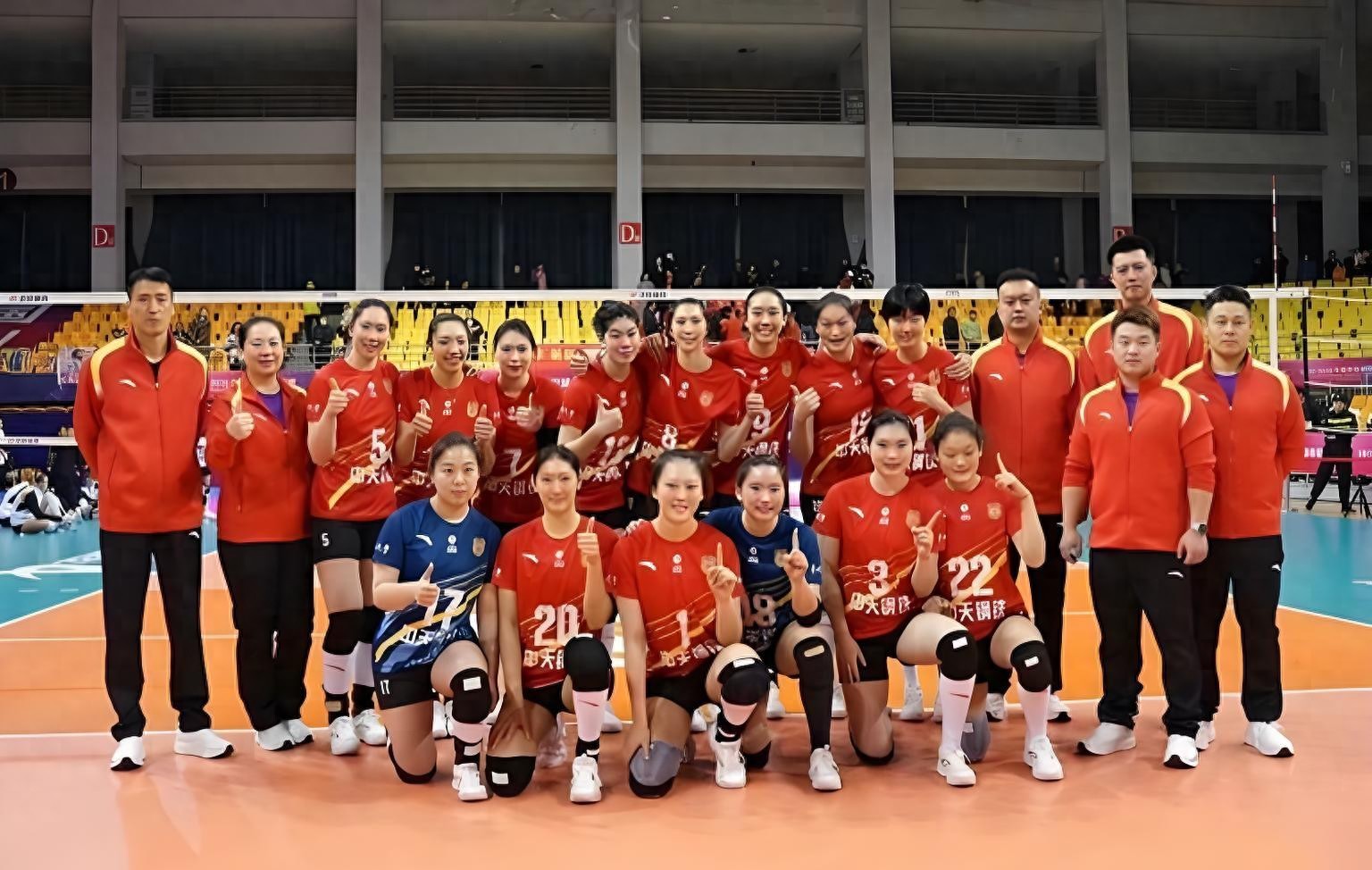 The Volleyball Super League schedule today (1.17) features Tianjin, Shanghai, Jiangsu, and Shandong competing, with live broadcasts on CCTV-5+ and Yangshipin.