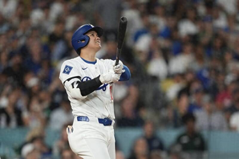 MLB superstar Shohei Ohtani is amazingly powerful! Accidentally "vandalism" made a big hole