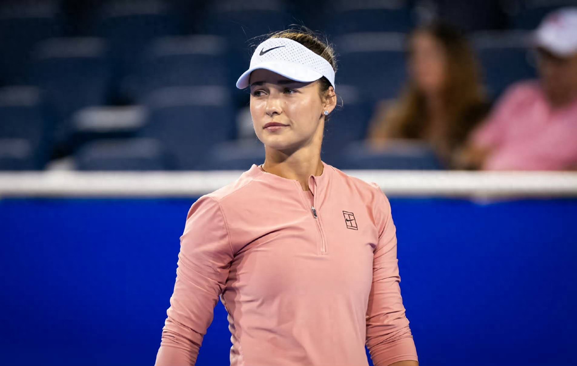 At 4 AM, after going to bed, the next match was scheduled as the first game, and Karinskaya criticized the unfair arrangement of the event.