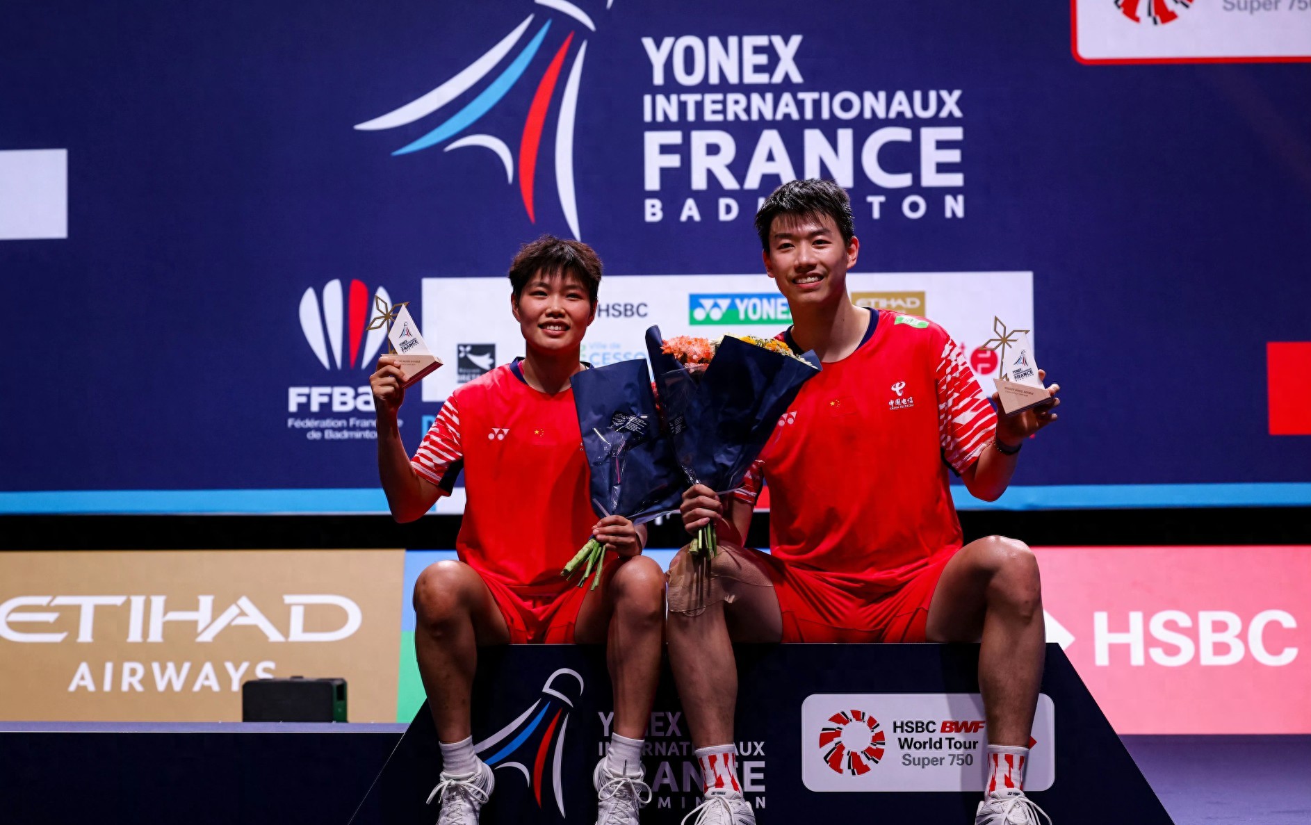 Latest update from the French Open Badminton: China finishes with 1 title and 2 runner-ups, Feng Yanzhe/Huang Dongping claim the championship.