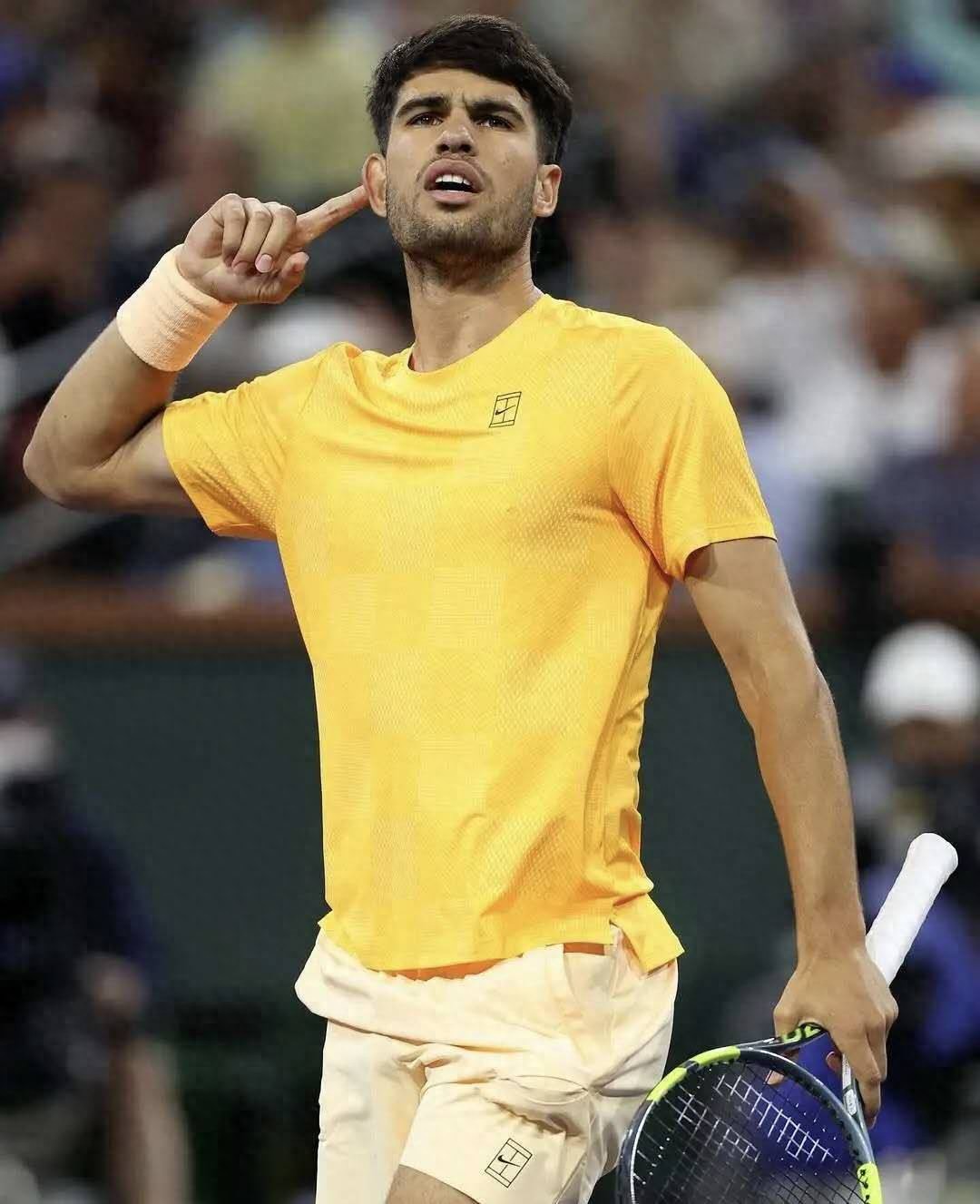 How should Norway's shining star Ruud perform to be able to contend with world number one Alcaraz?