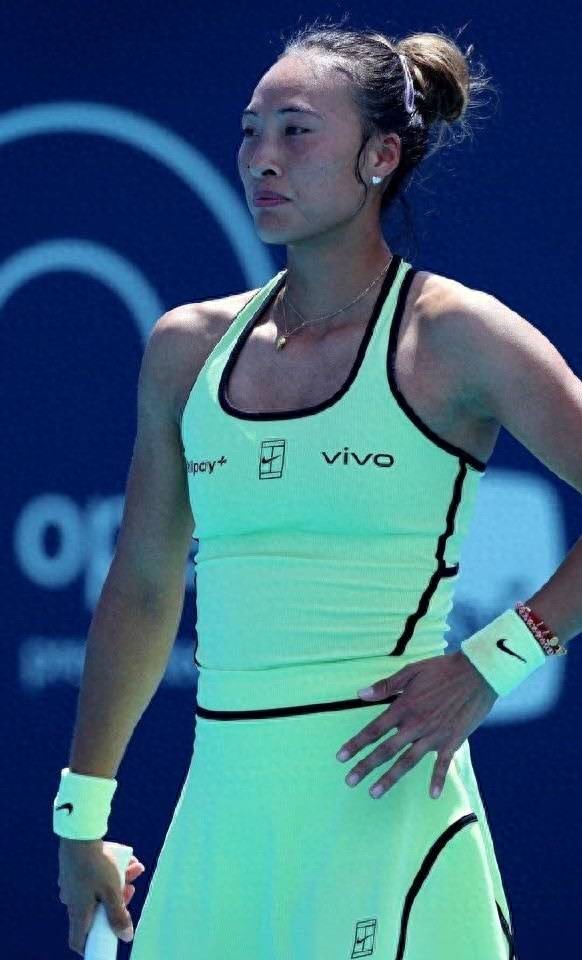 Zheng Qinwen complained about her ranking being insufficient, leading to forced schedule postponement; facing Keys, she stated she is prepared to fight with all her might.