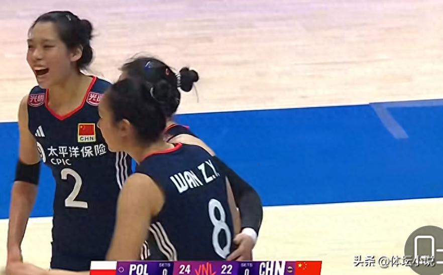 It's live! Chinese women's volleyball team VS Polish women's volleyball team, the real-time score came: lost the first game 22-25