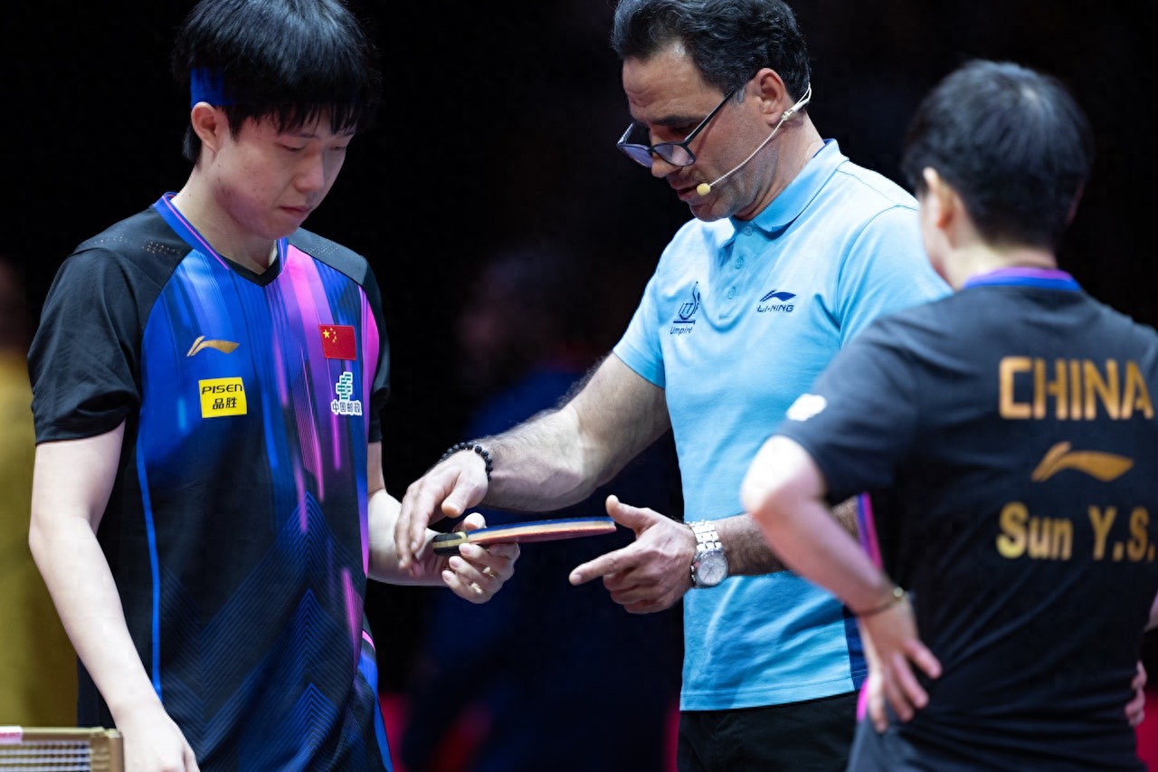 At the 2025 World Table Tennis Championships in Doha, Wang Chuqin encountered another racket incident, "Why is it me every time"