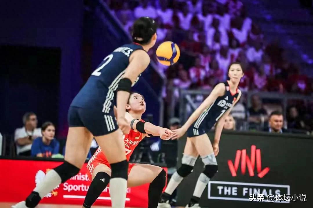 The top four have been decided! In the World Women’s Volleyball League, Japan narrowly defeated Turkey 3-2, while Italy swept Brazil 3-0, leading to China’s elimination.