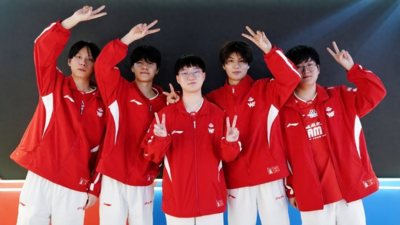 The funniest top laner in LPL emerges! Excavator tribute to Bin, diving under tower and getting counter-killed makes the casters laugh