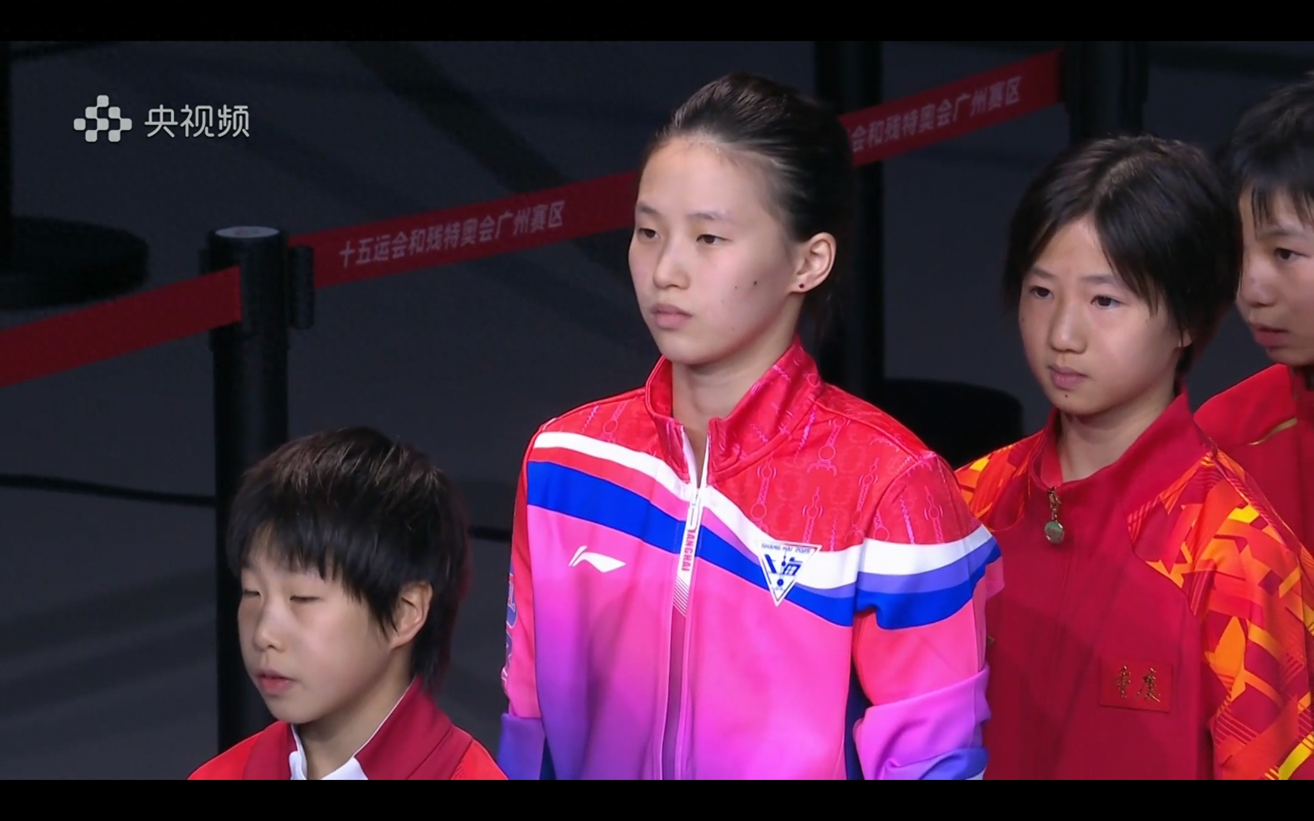 Live coverage of the Women&#39;s 10m platform diving at the National Games: Chen Yuxi vs. Zhang Jiaqi, with Quan Hongchan not participating.