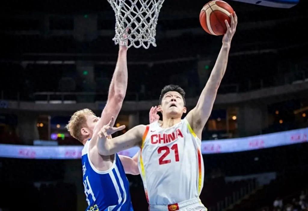 Held on! Another thrilling comeback! The Chinese men's basketball team won.