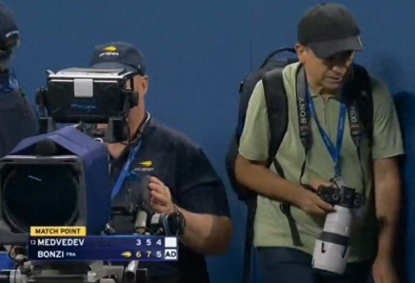 Fritz: The photographer’s entrance seriously disadvantaged Bonzi; EuroSport commentator: Medvedev deserves an Oscar