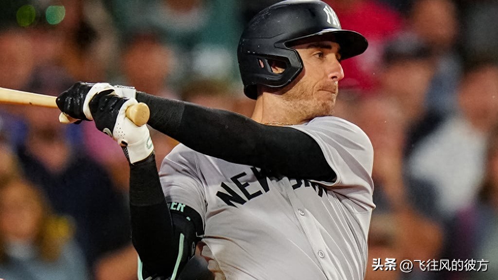 Does the short-term contract approach of Tucker and Bichette affect Bellinger's market?