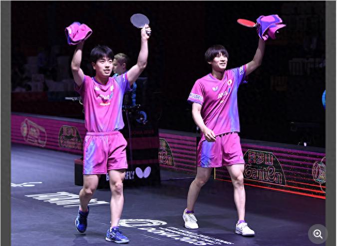 Hayasuke Togami/Daito Shinozuka lie down in the men's doubles final of the 2025 World Table Tennis Championships, and Japan ended with at least 2 silvers and 2 bronzes