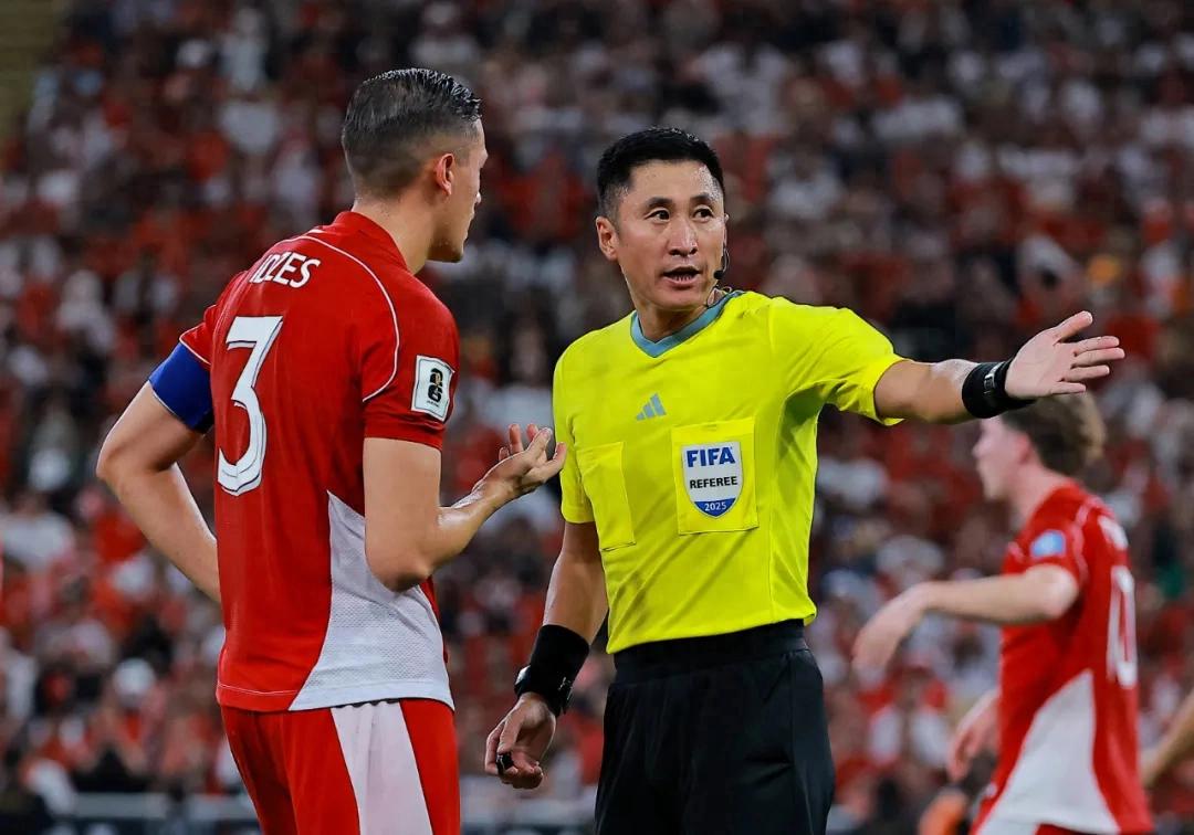 Indonesia suffered two consecutive losses in the playoffs and missed out on the World Cup; Indonesian media blame referee Ma Ning's decisions for the setback.