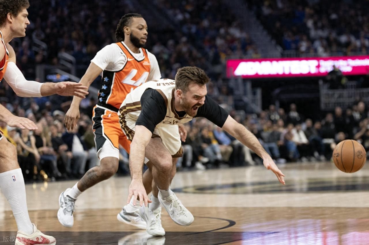 17-Point Comeback Victory! Leonard Scores 23+8, Garland Debuts with 12 Points, Clippers Triumph Over Warriors with Six Players in Double Figures