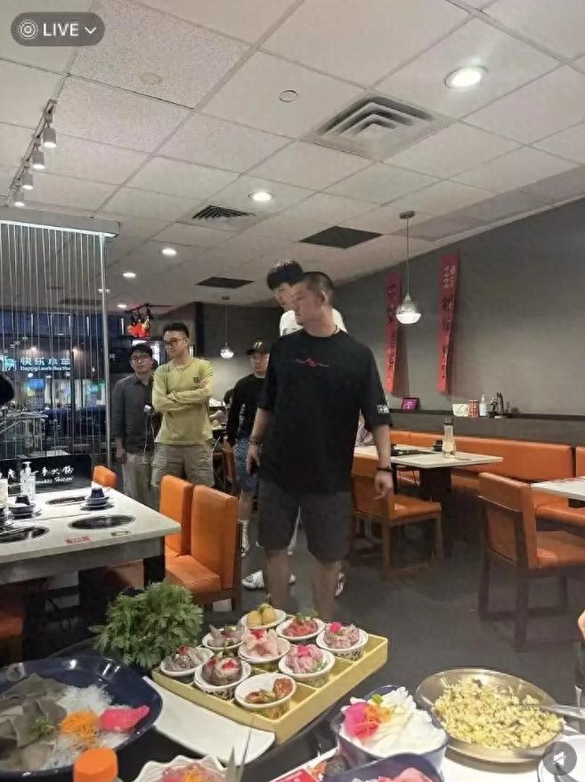 Yang Hansen tries out the Green Army? Netizens met him at a Boston hot pot restaurant Previously, the list of seven teams had been exposed