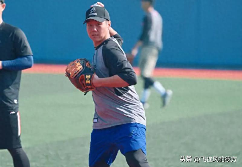 Veteran player Lin Yi-Chuan, aged 40, joins the China Baseball City League, temporarily leaving his family to secure a worry-free future.