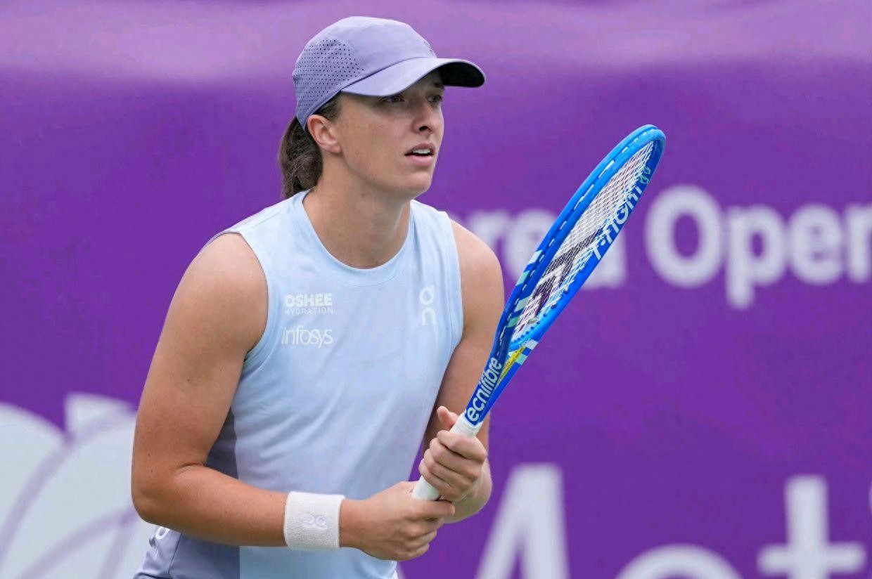 The joint early exit of two Wimbledon champions has sparked widespread discussion, unexpectedly affecting Swiatek, with Zheng Qinwen stating that Noskova is a tough opponent.