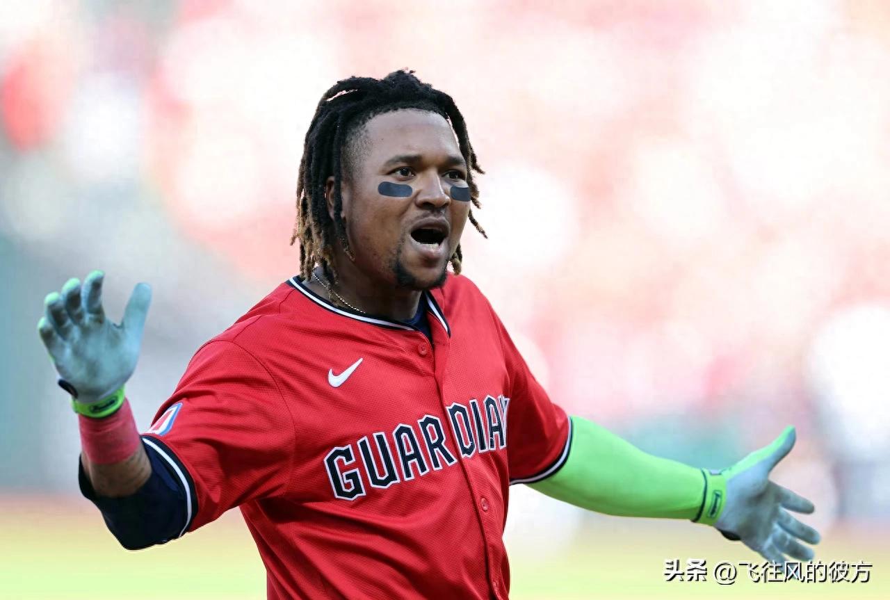 Guardians' star third baseman Ramírez exited Sunday's game early due to left shoulder inflammation.