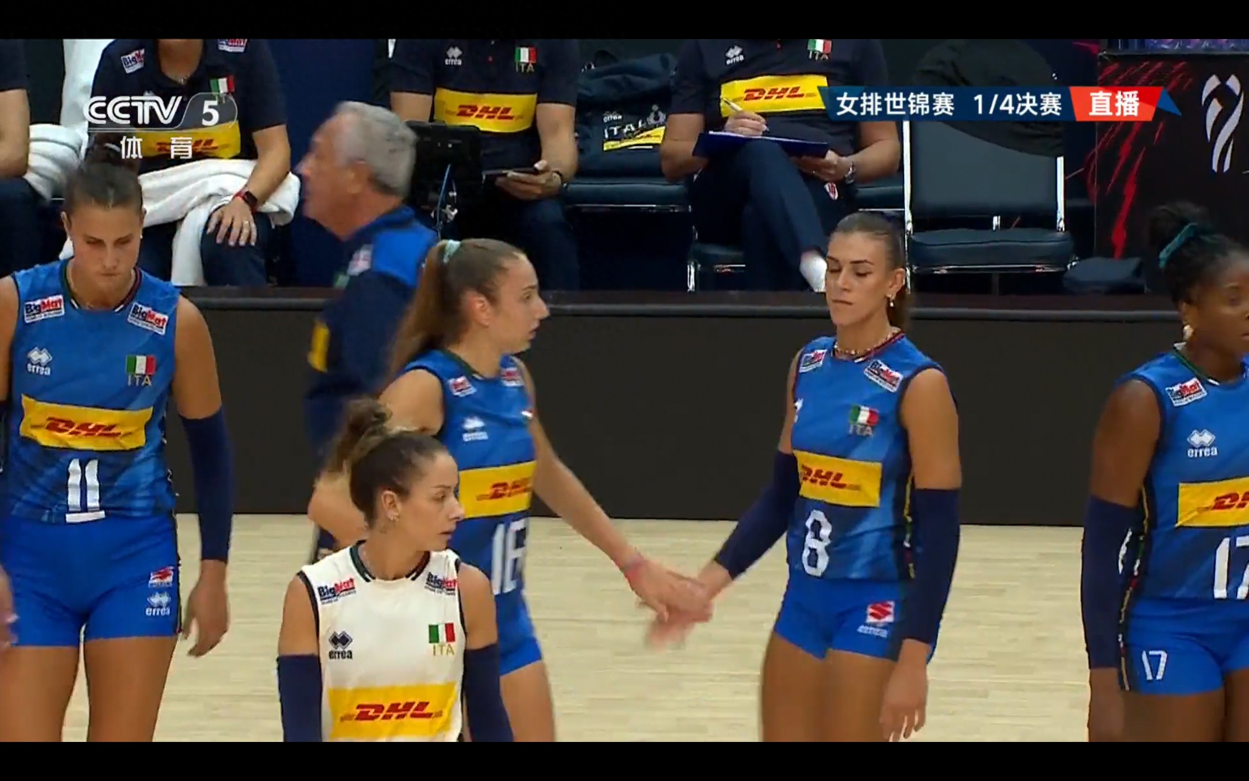 The Women&#39;s Volleyball World Championship quarterfinal match between Italy and Poland is currently live.