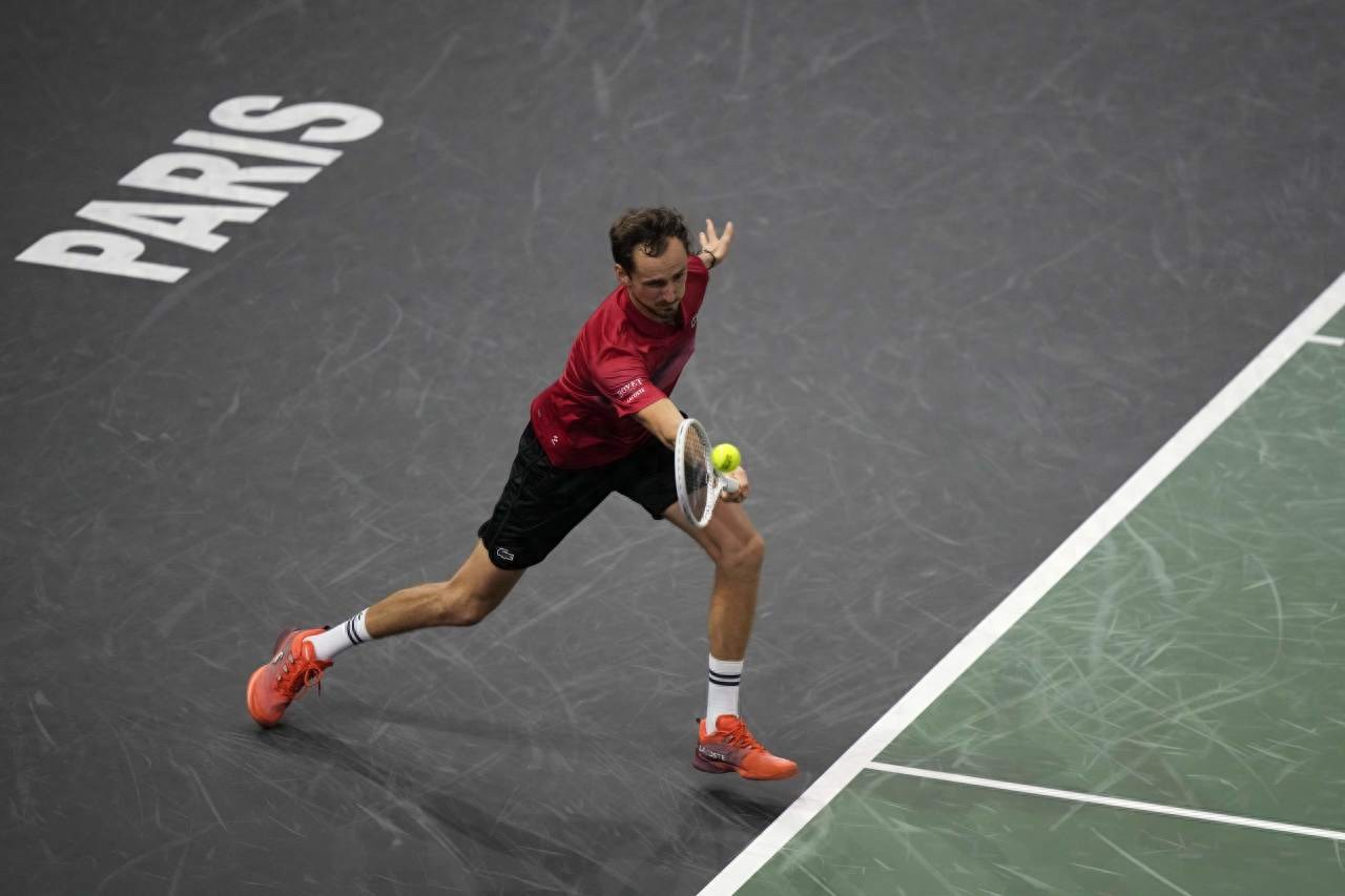 Paris Masters: The Year’s Final Tennis Spectacle, Where Curse and Glory Intertwine