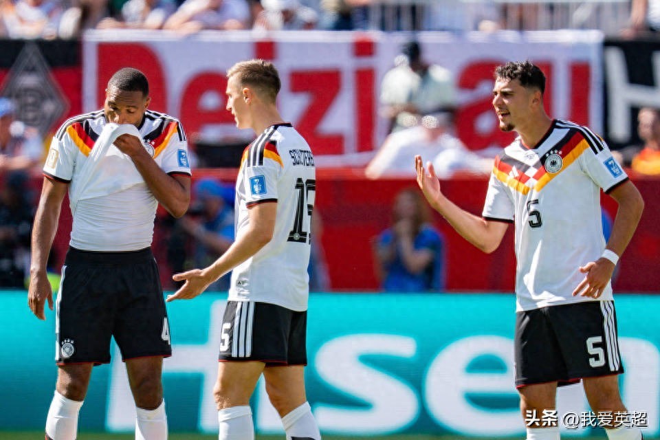 Germany's defense is in crisis! A €55 million center-back reportedly suffered a ligament tear, potentially missing the World Cup; coach says "not optimistic".