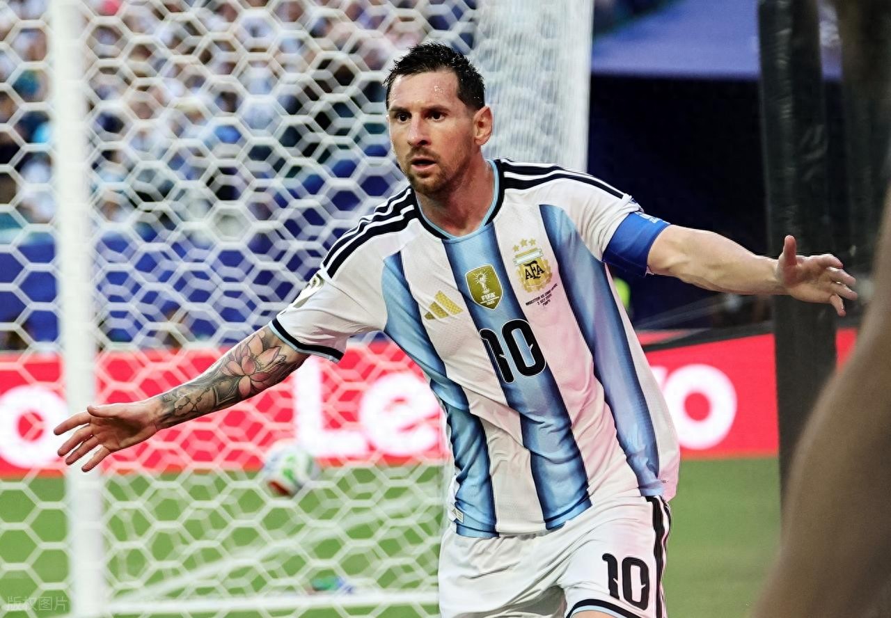 What a tough match! Messi scored to set a record, and Romero's header secured the victory as Argentina defeated Cape Verde 3-2 in extra time.
