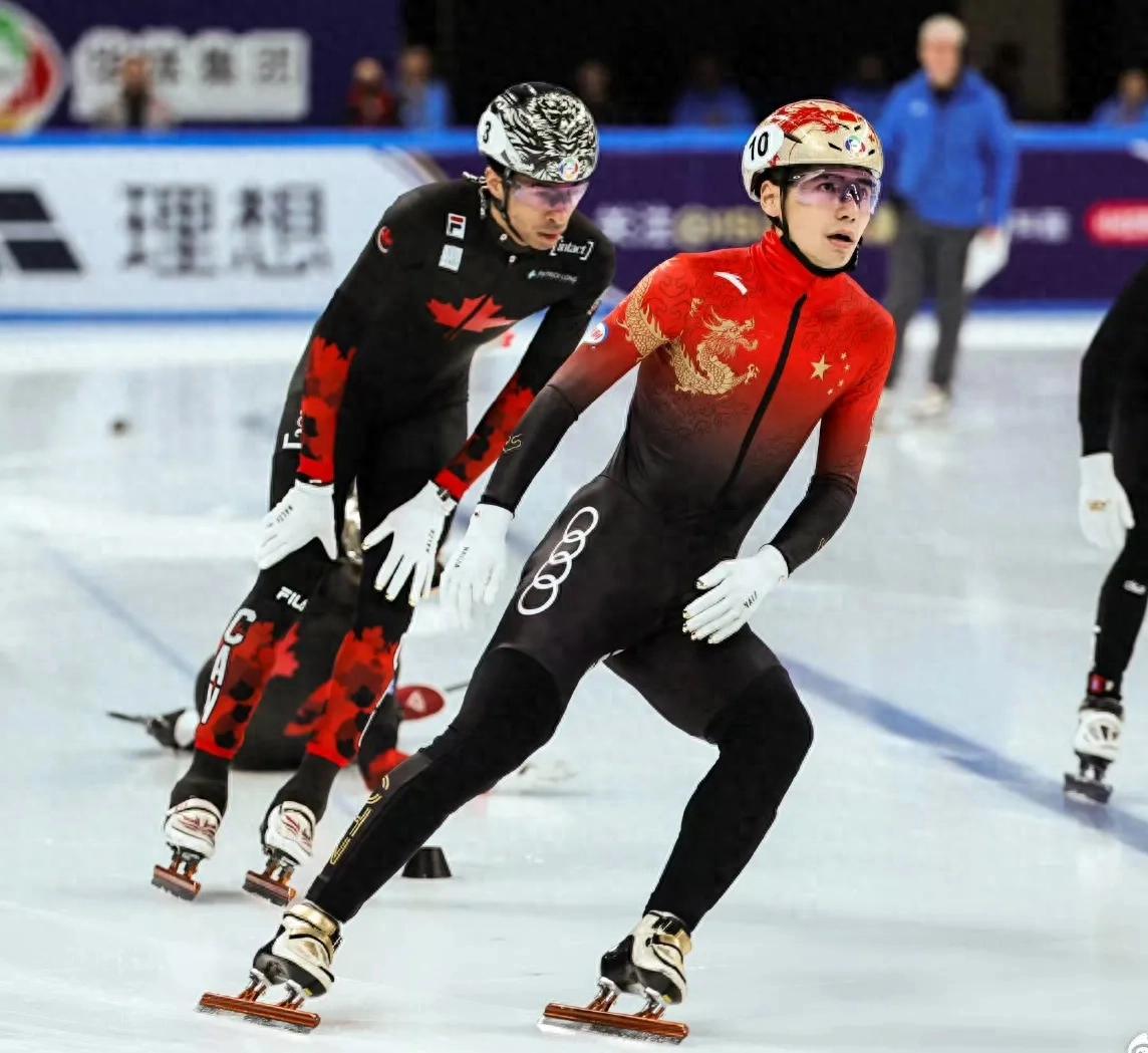 Liu Shaoang won the bronze medal! Short Track World Championships 1500m: Li Wenlong third, Sun Long sluggish sixth out