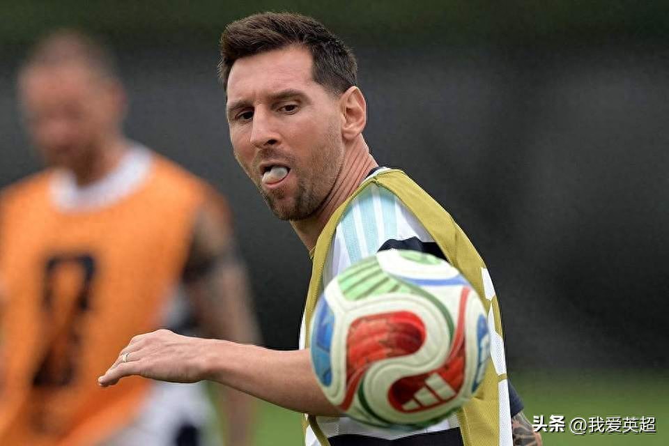 At 1 a.m., Messi aims for 11 major achievements; his appearance alone sets three records, potentially claiming the all-time top scorer and assist leader titles.