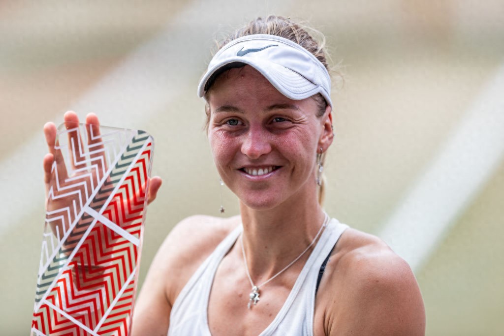 Defeated in all three final-set battles! The Milk Tea Girl is trapped in a deciding set curse, still winless in the 2026 season.